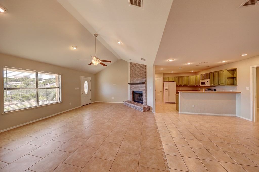 409 Alvin Dr #409 - Photo 4 of 15