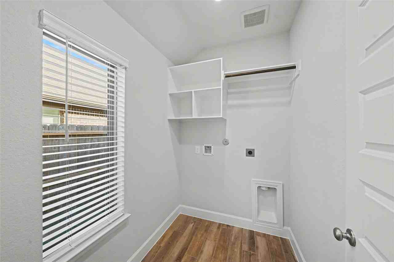 2919 Orange Leaf Dr #2919 - Photo 3 of 40