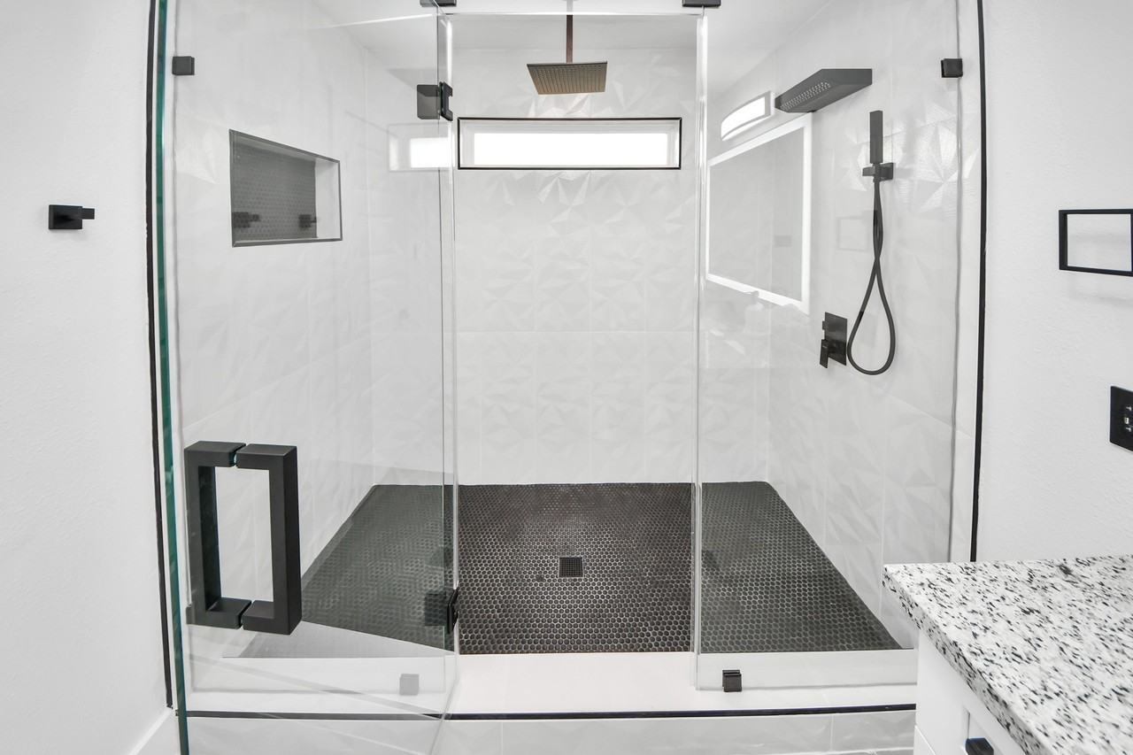 15411 Town Green Dr #15411 - Photo 5 of 19