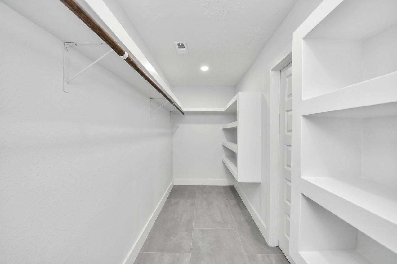 15411 Town Green Dr #15411 - Photo 6 of 19