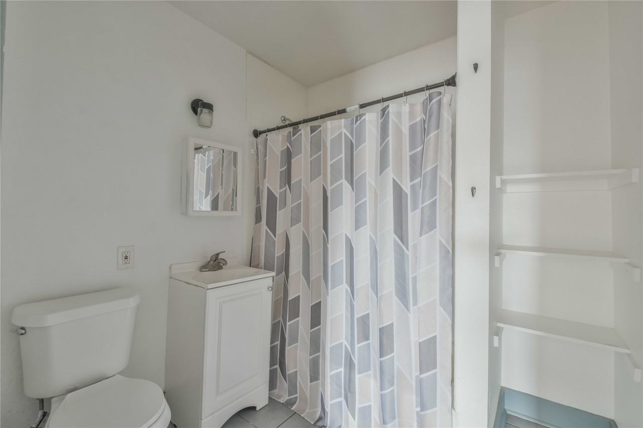 5320 Polk St #5320-12 - Photo 6 of 18