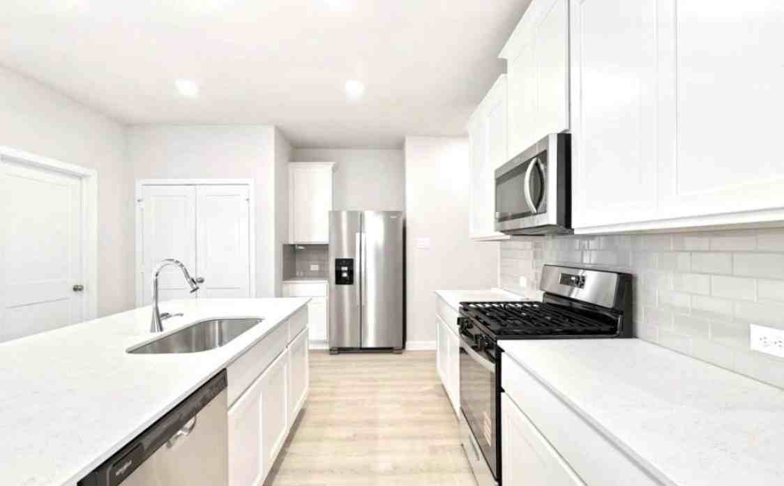 32947 Silver Meadow Way #32947 - Photo 7 of 21