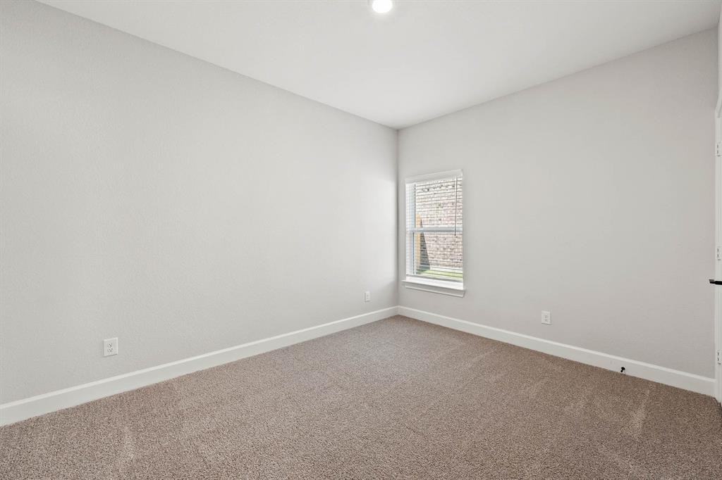 1012 Pecan Pl #1012 - Photo 6 of 8