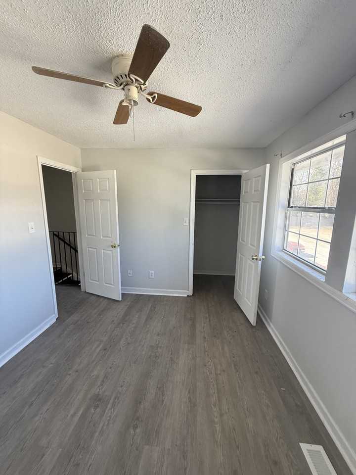 413 Anderson Ave #D1 - Photo 5 of 8