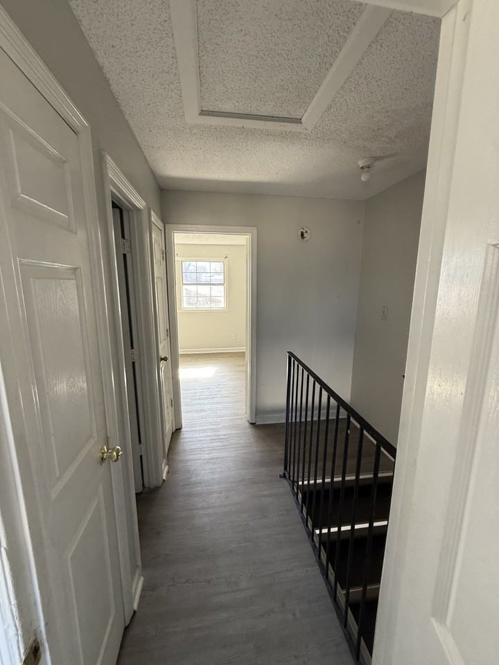 413 Anderson Ave #D1 - Photo 6 of 8