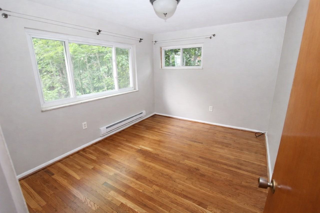 NEVILLE COMMONS -- 159 - Photo 5 of 14