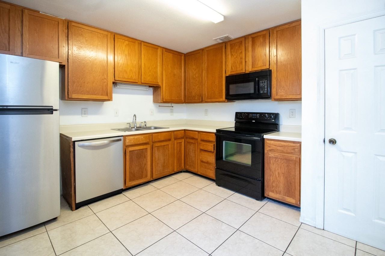 2304 Clubside Drive, Longwood, FL 32779 - Photo 5 of 23