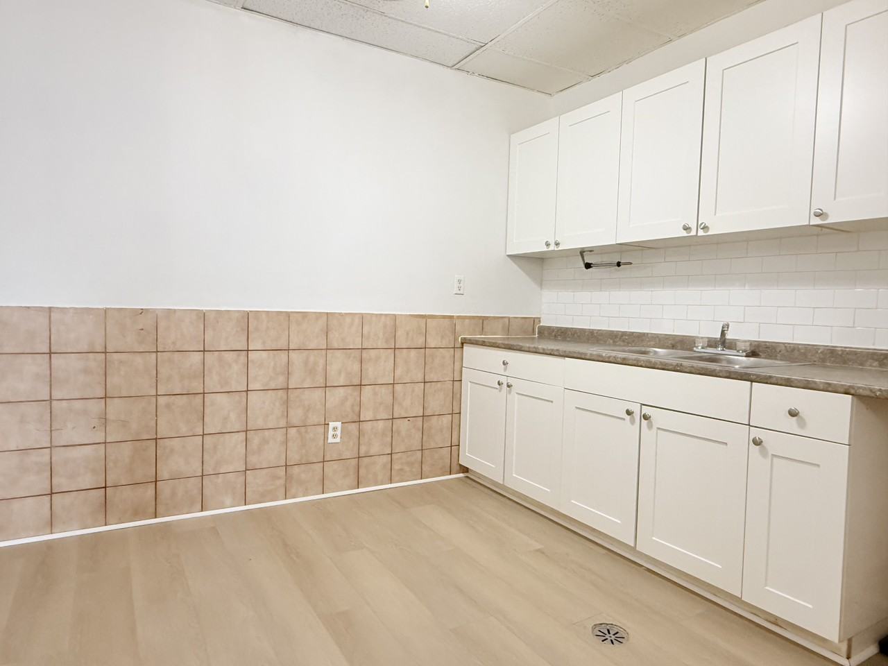 581 Pierre Ave #6 - Photo 6 of 13