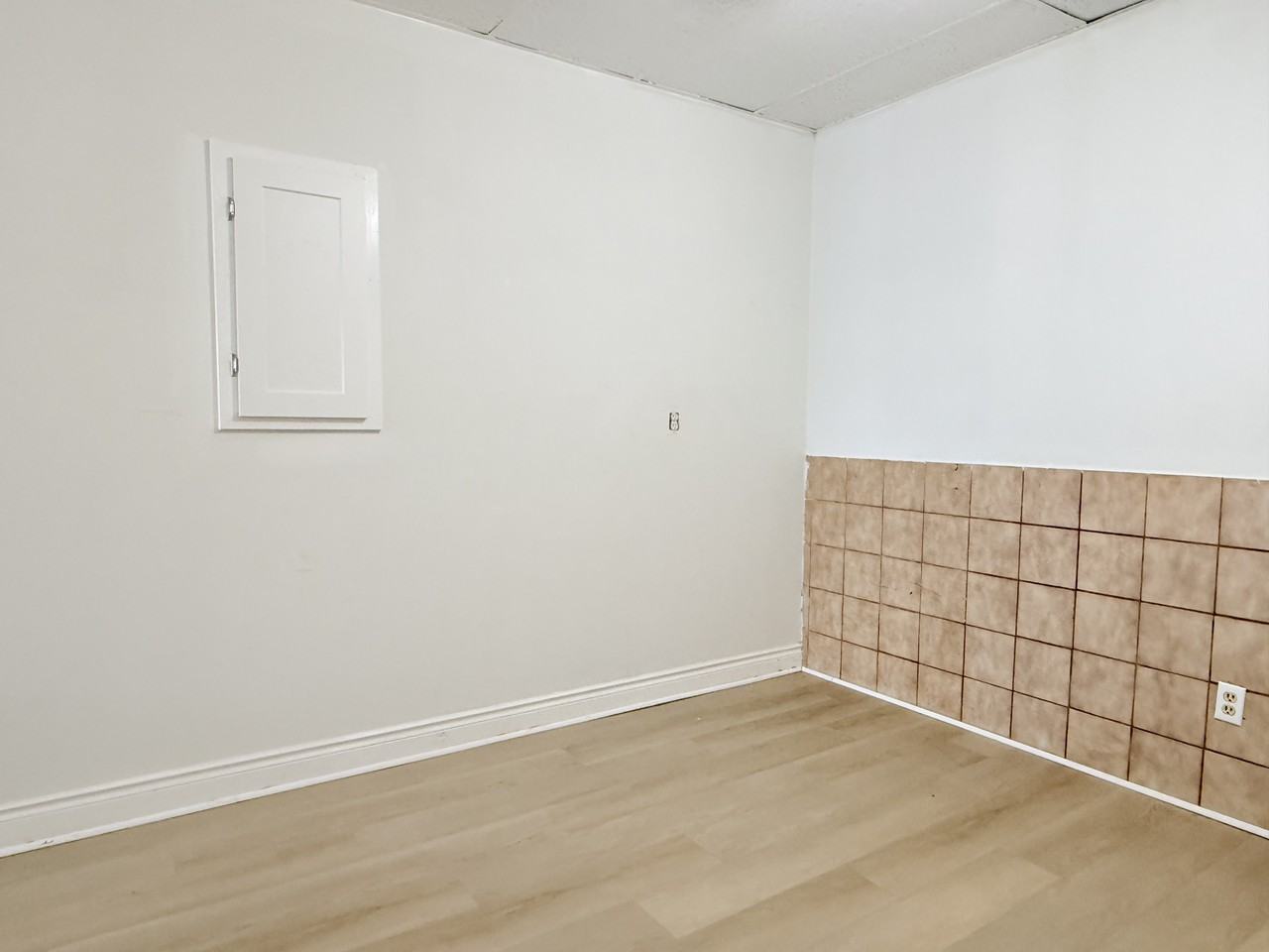 581 Pierre Ave #6 - Photo 7 of 13