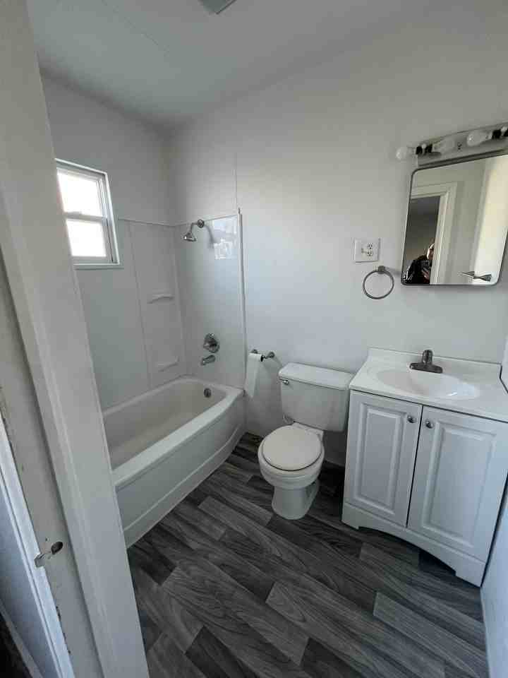 311 Carson Street - Photo 7 of 10