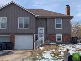 featured image of 823 S Lindenwood Dr