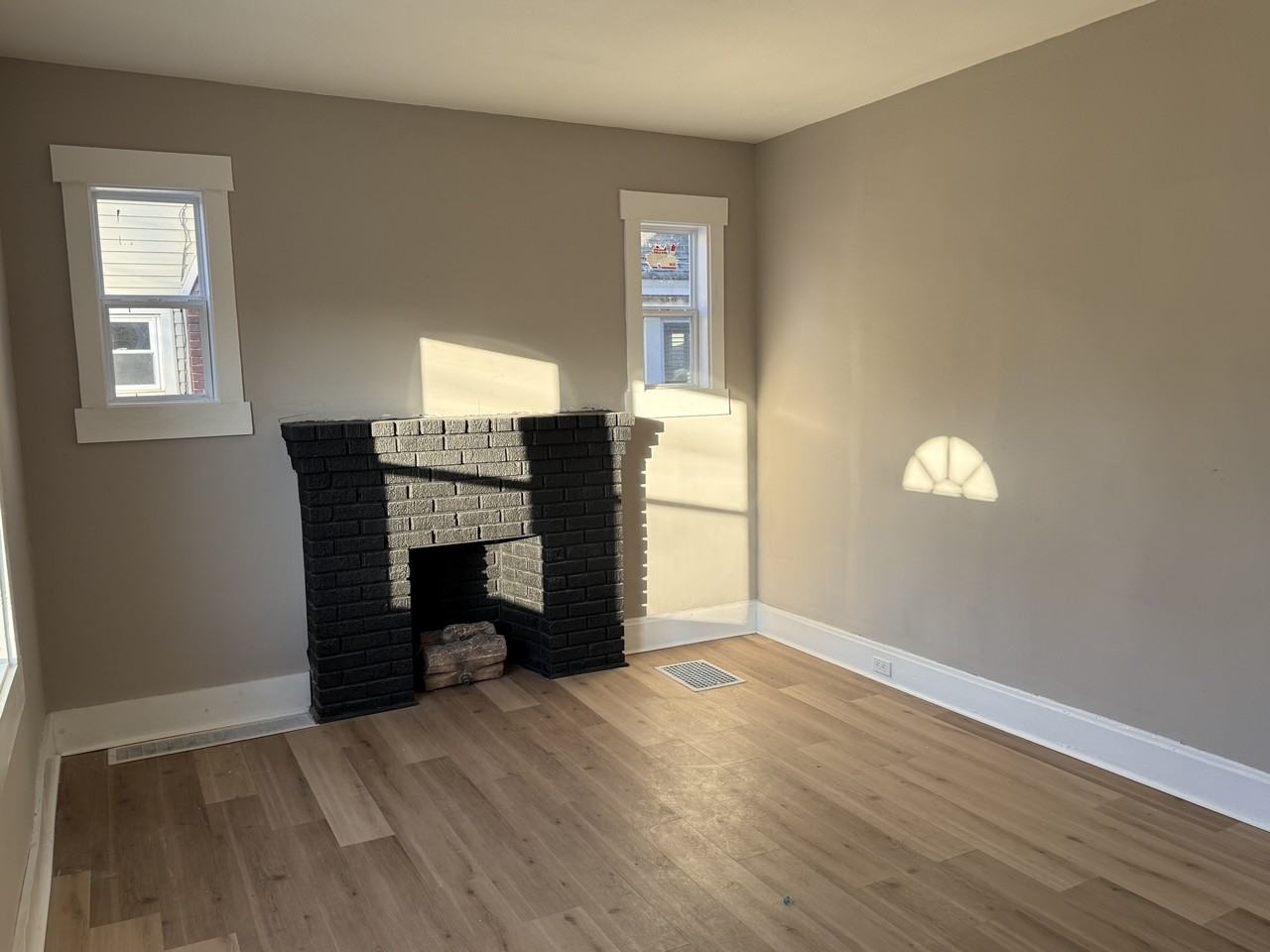 4290 Verne Avenue - Photo 3 of 8