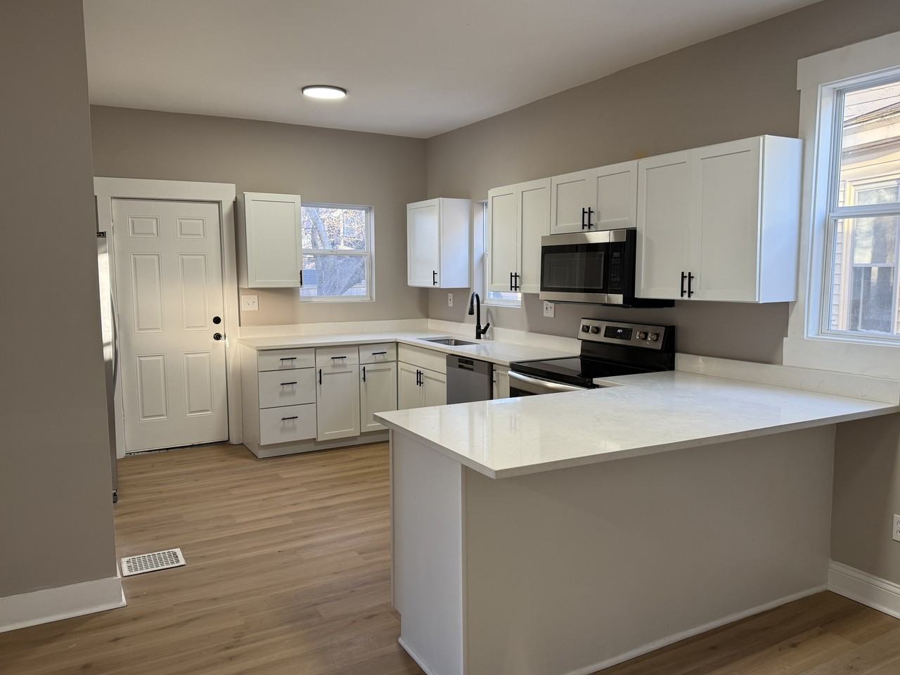 4290 Verne Avenue - Photo 5 of 8