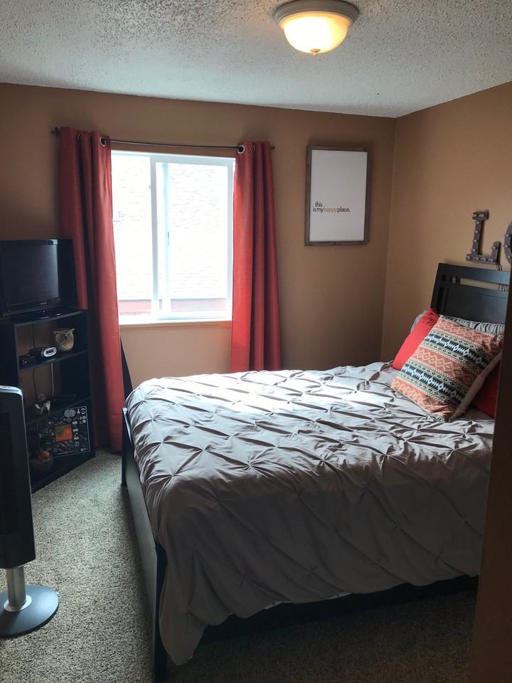 2608 Pacific Drive - Photo 2 of 6