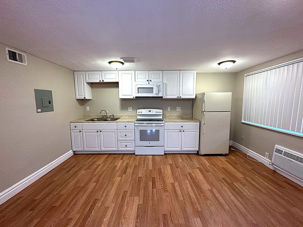 Ida Terrace Apartments-New - Photo 7 of 15