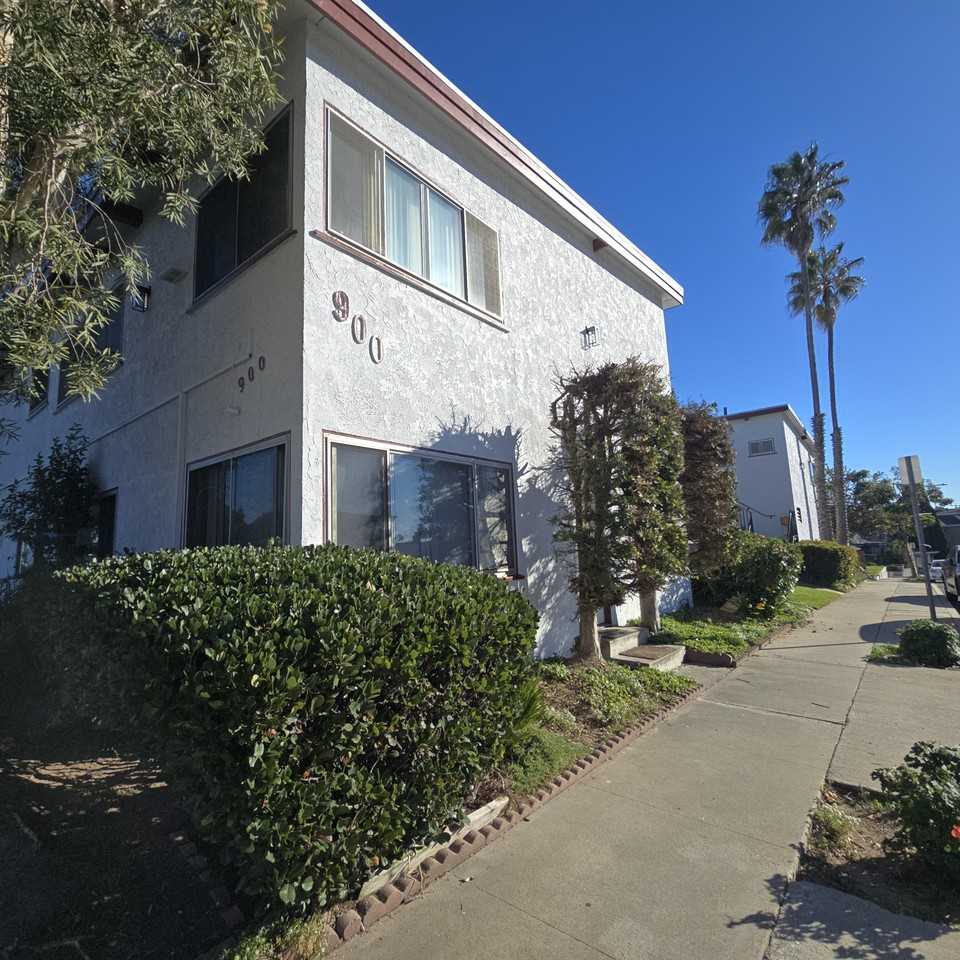 900 Imperial - Photo 7 of 12