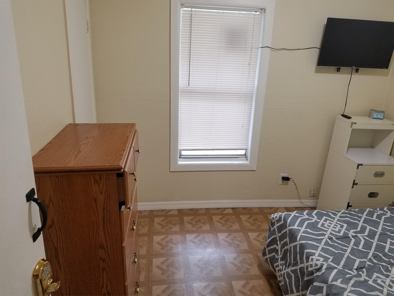 549 San Bernardino St - Photo 2 of 23