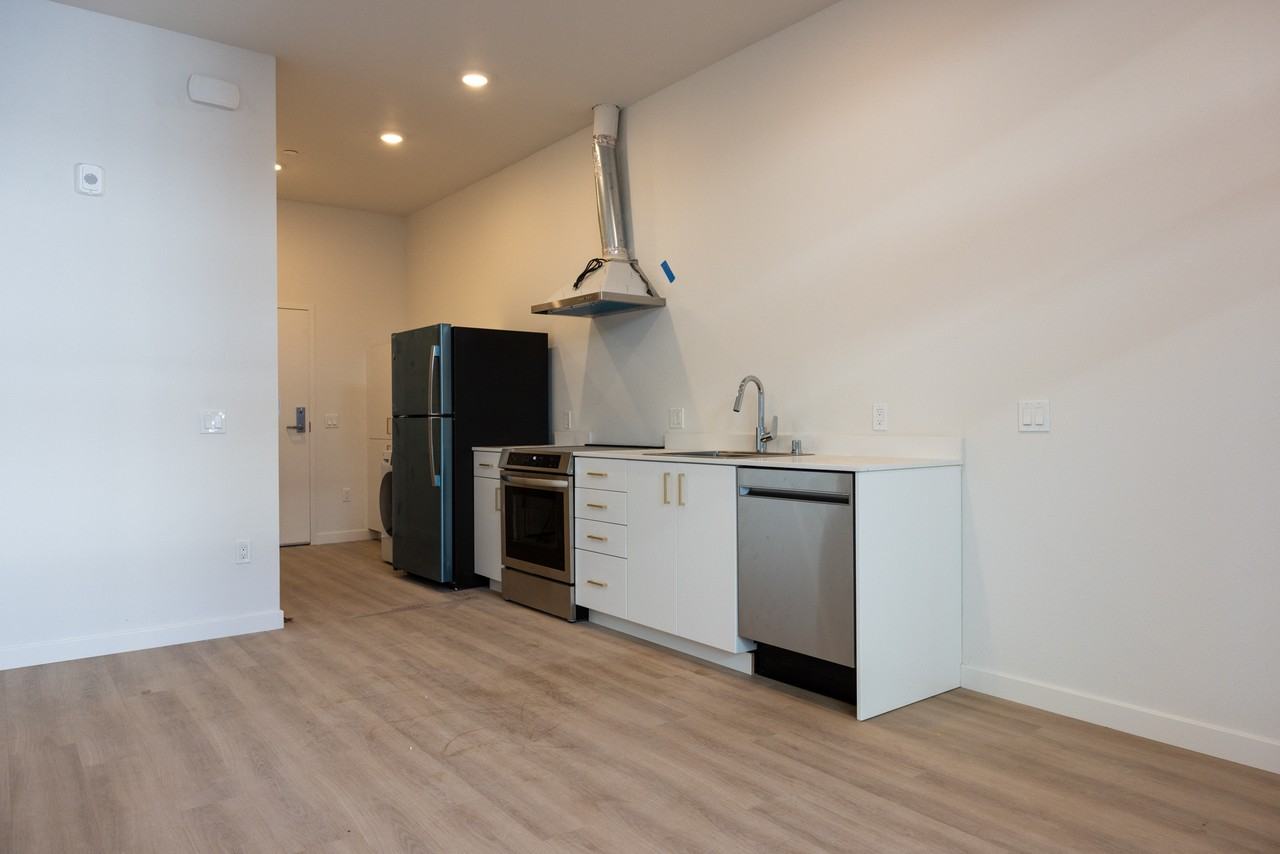 500 16th Street - Photo 3 of 9