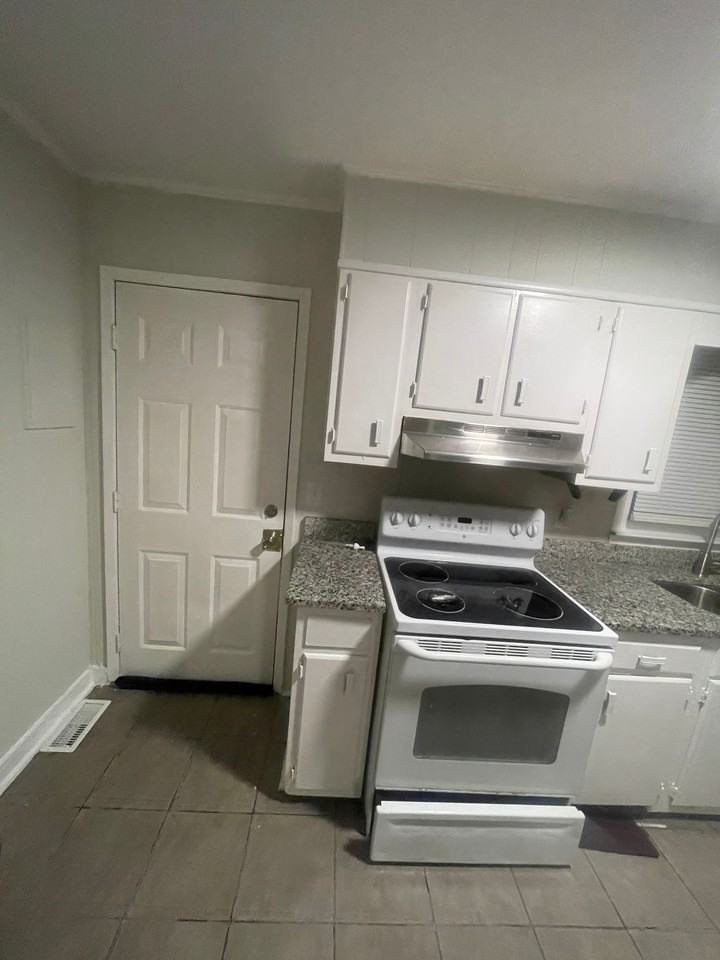 605 Culbreth Avenue - Photo 2 of 10