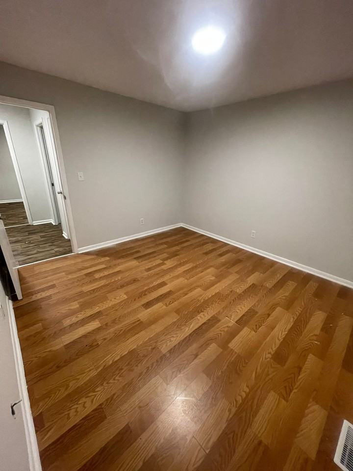 605 Culbreth Avenue - Photo 4 of 10