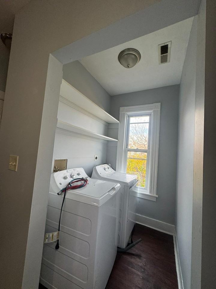 40-42 Center St - Photo 4 of 21