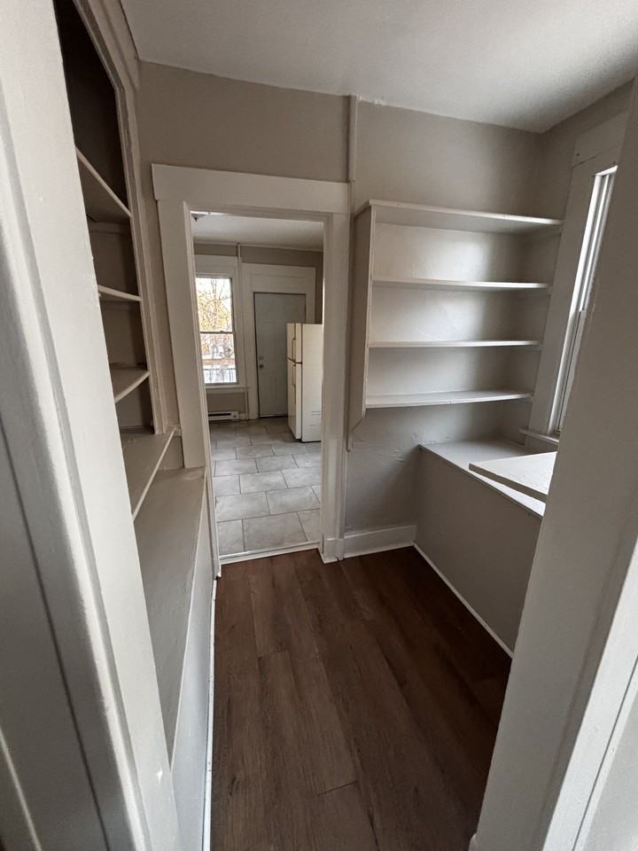 91 Ridgewood St #1stFL - Photo 7 of 9