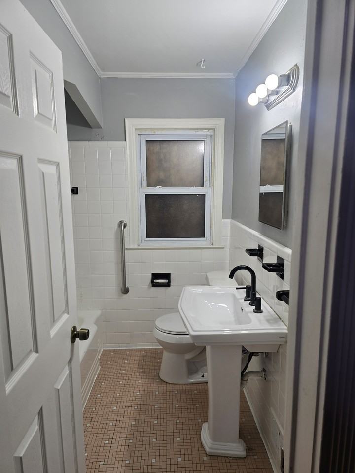 11911 Lansdowne St #1 - Photo 3 of 10