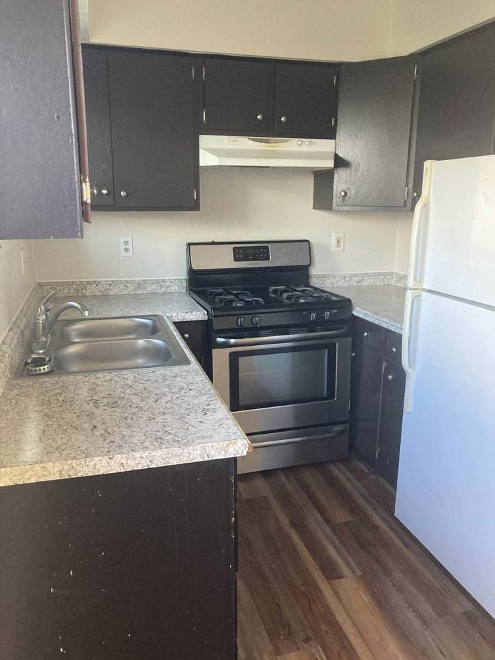 4228 San Roberto Avenue - Photo 4 of 12