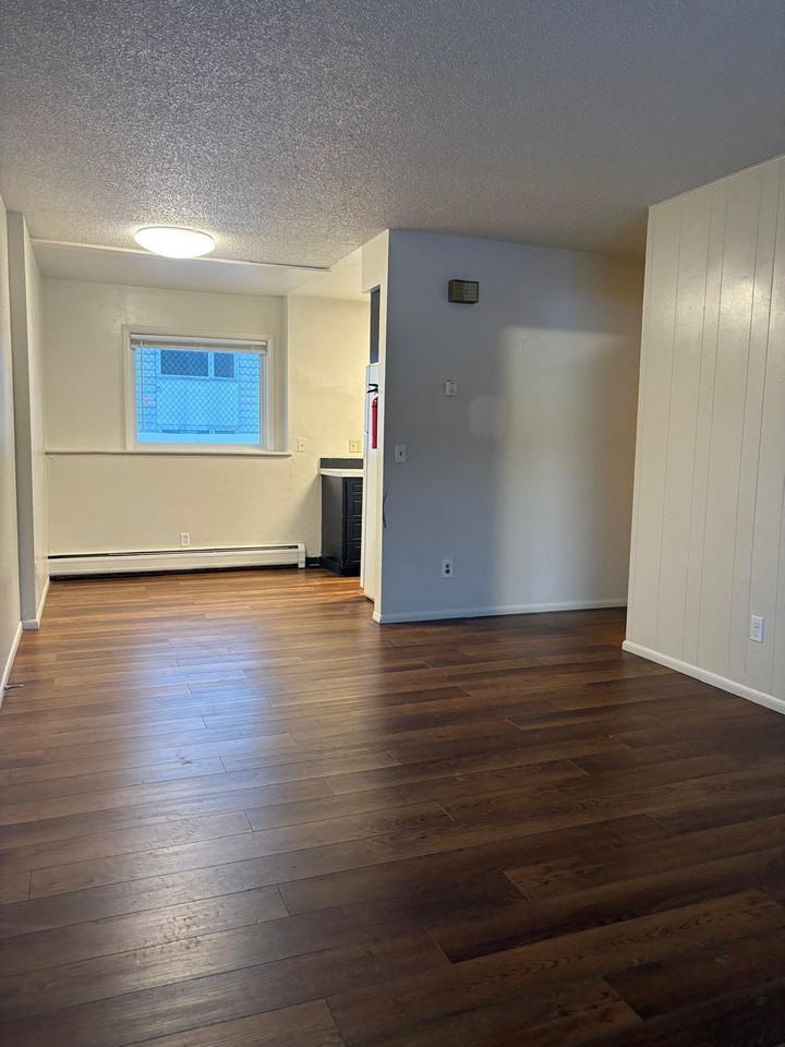 4216-4218 San Roberto Avenue - Photo 2 of 7