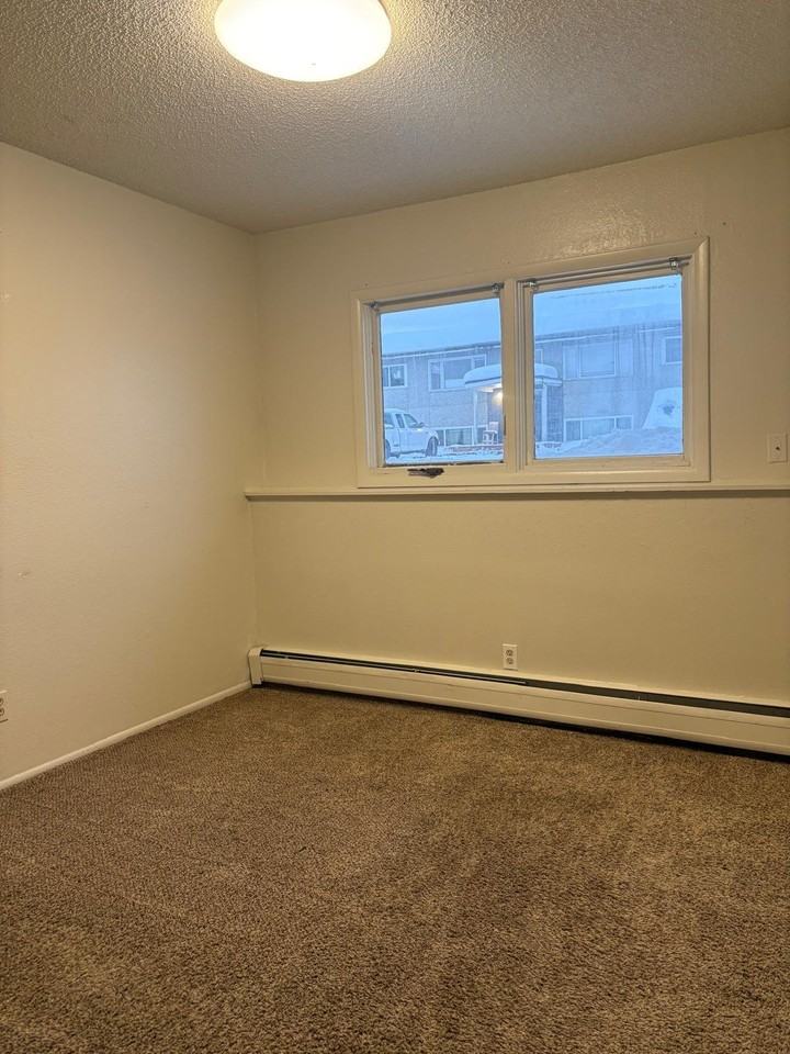 4216-4218 San Roberto Avenue - Photo 4 of 7