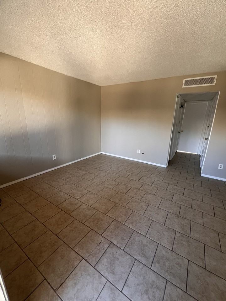 3601 Fred Wilson Avenue - Photo 3 of 11