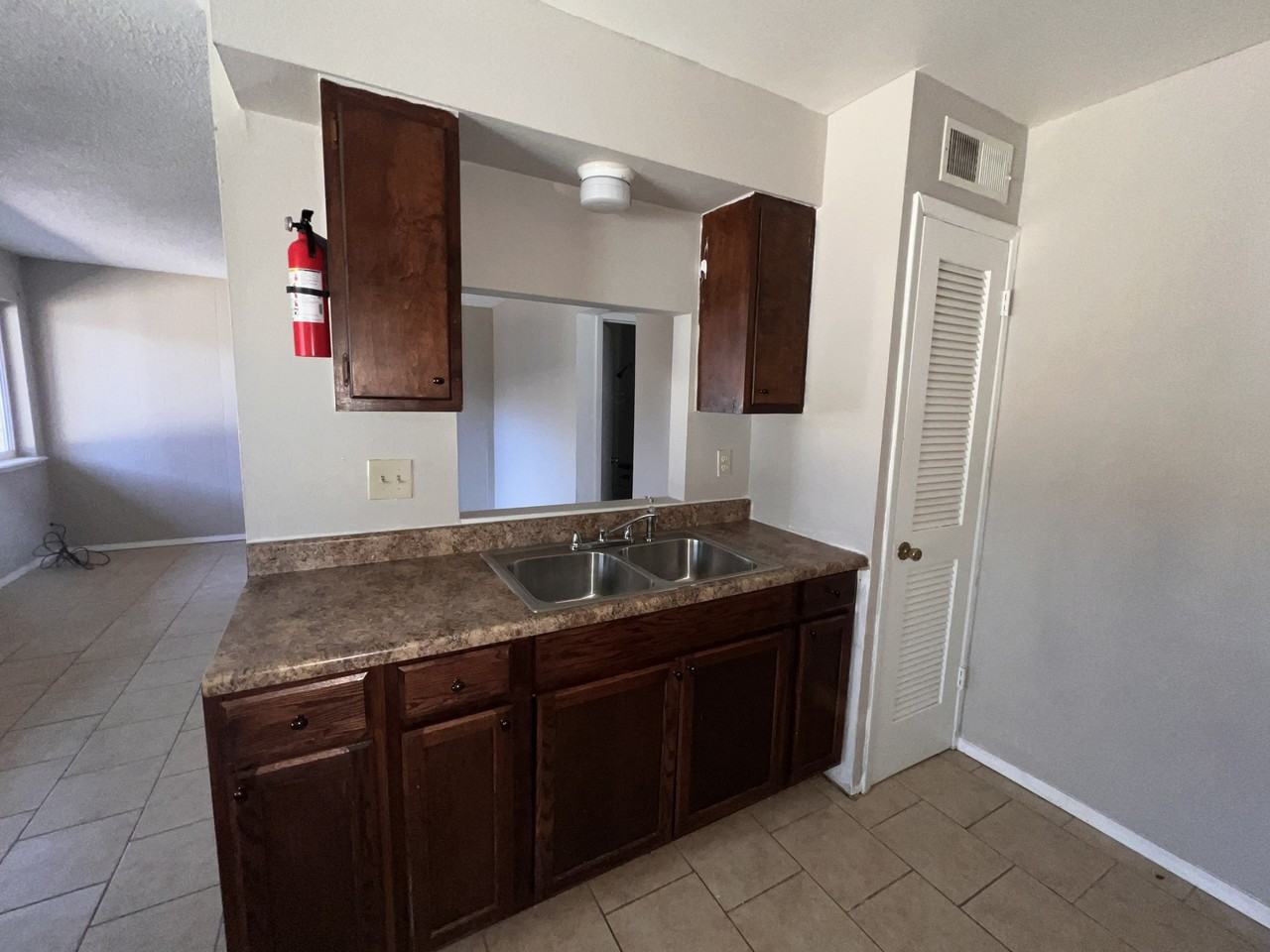 3601 Fred Wilson Avenue - Photo 6 of 11