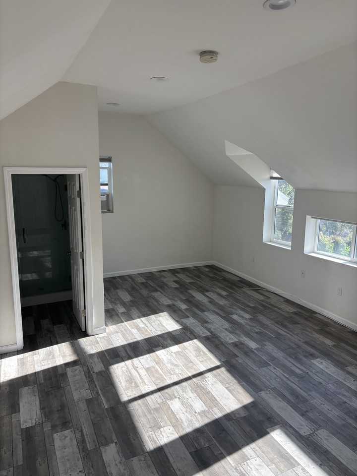 2817 Idell Street1/2 #1-2 - Photo 4 of 12