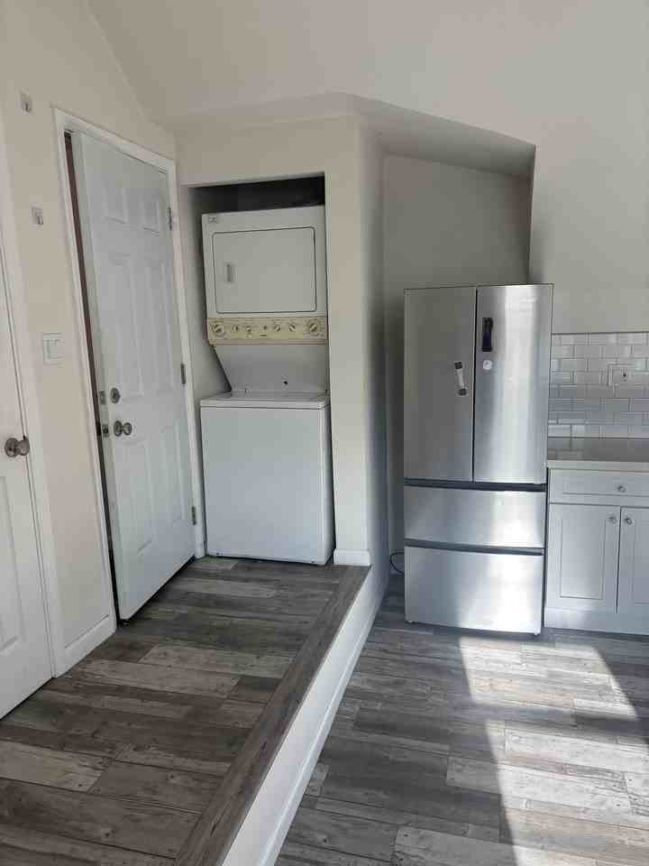 2817 Idell Street1/2 #1-2 - Photo 5 of 12