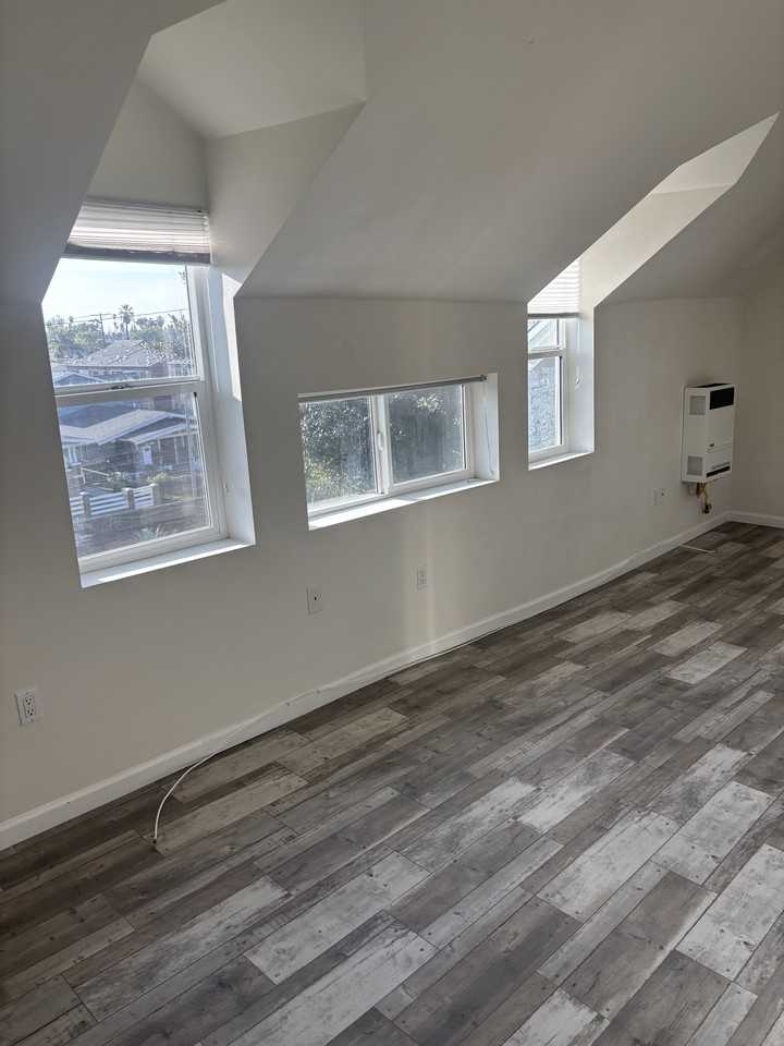 2817 Idell Street1/2 #1-2 - Photo 6 of 12