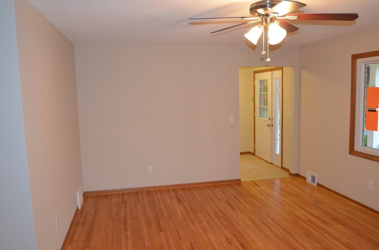 8000 32nd Pl N - Photo 3 of 9