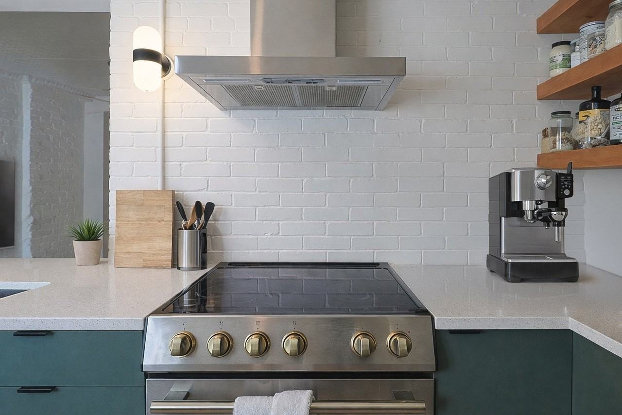 384 Roncesvalles Ave - Photo 7 of 12