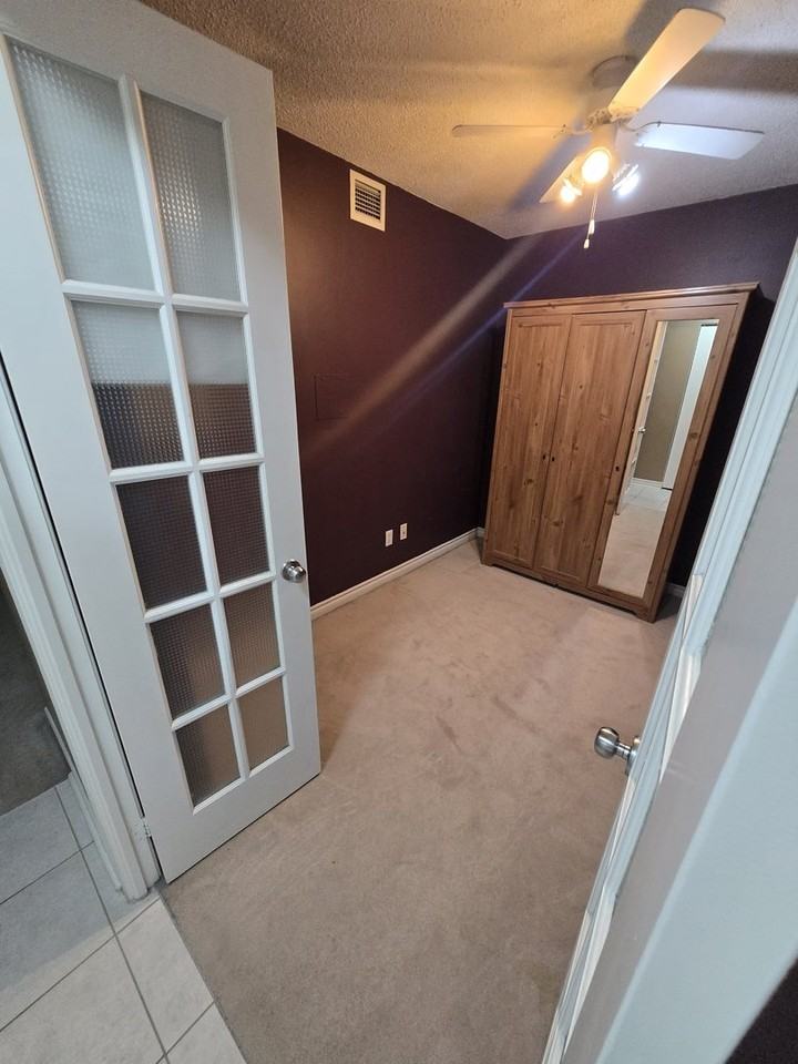 8 Rean Dr - Photo 5 of 20