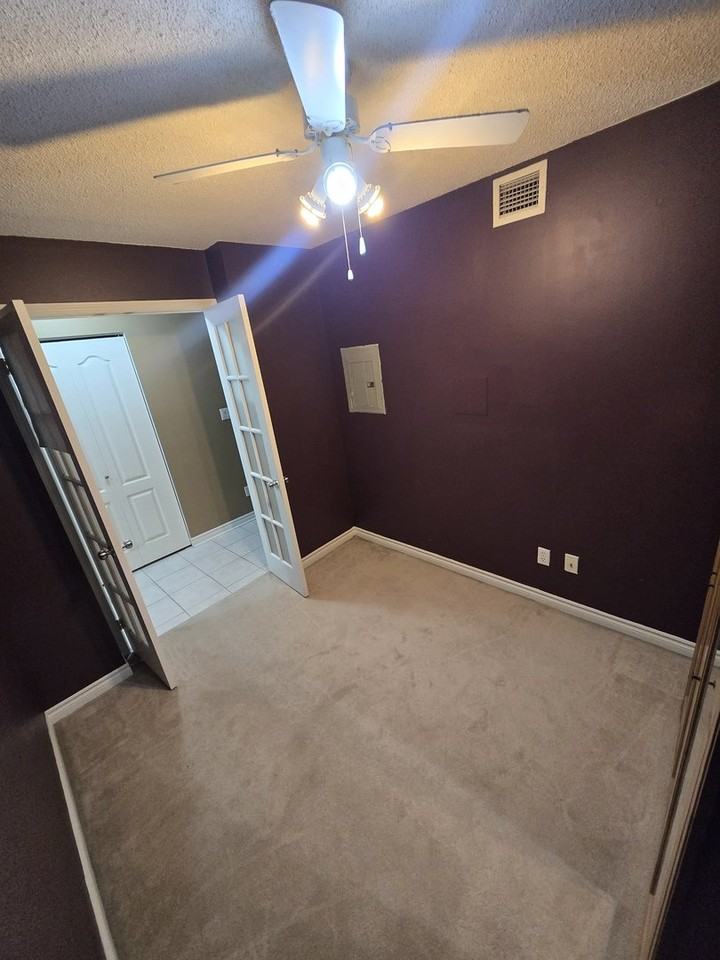 8 Rean Dr - Photo 6 of 20