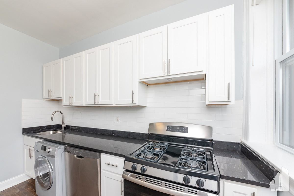 312 Lee St #945-2 - Photo 3 of 17