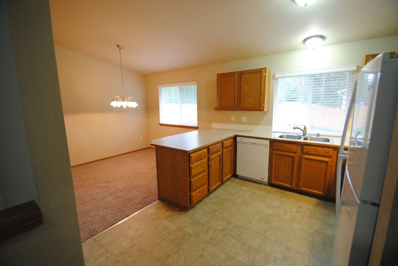 20706 107th St E - Photo 2 of 8