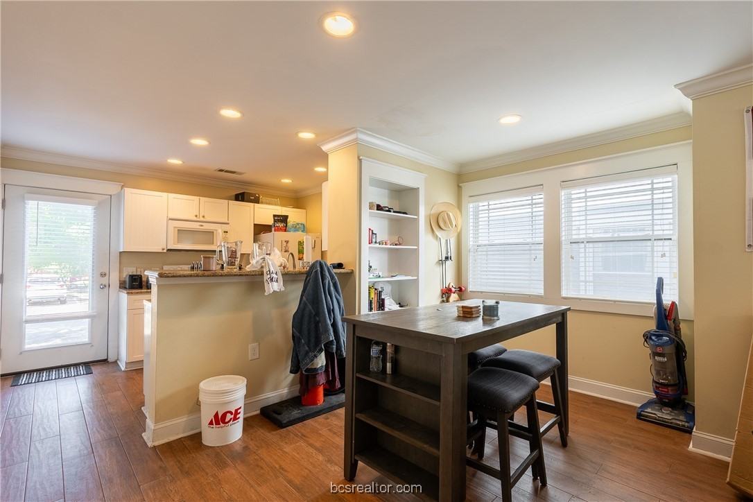 1725 Harvey Mitchell Pkwy S #1725-412 - Photo 3 of 14