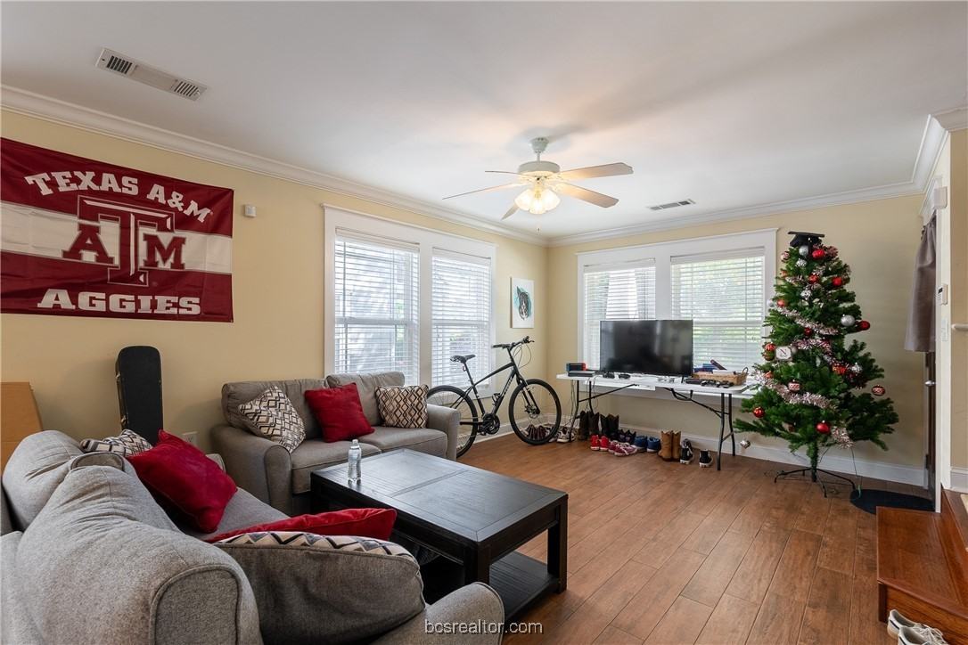 1725 Harvey Mitchell Pkwy S #1725-412 - Photo 4 of 14