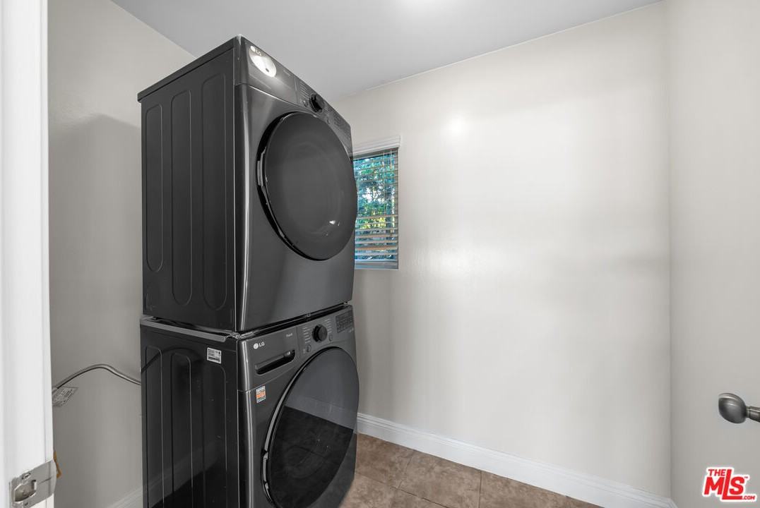 1339 Garfield Ave #1339 - Photo 3 of 15