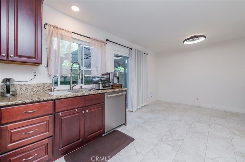 7 Fairside #7 - Photo 3 of 28