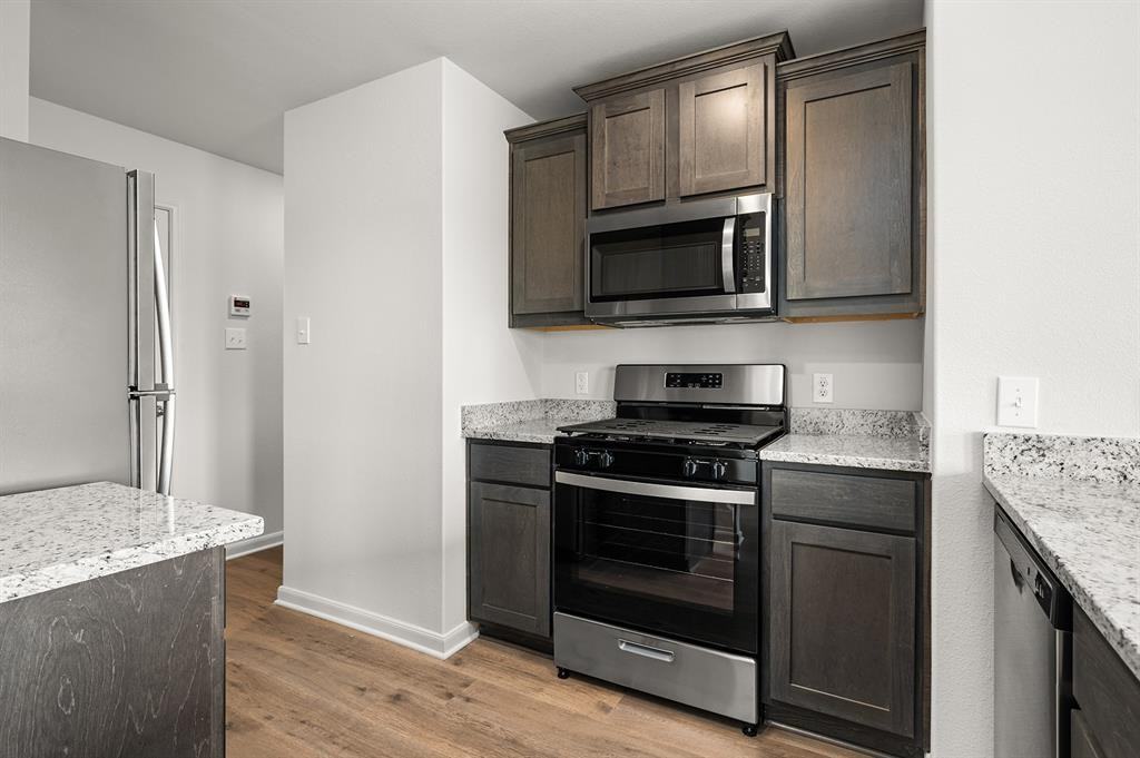 204 Julian Davis Dr #204 - Photo 5 of 7