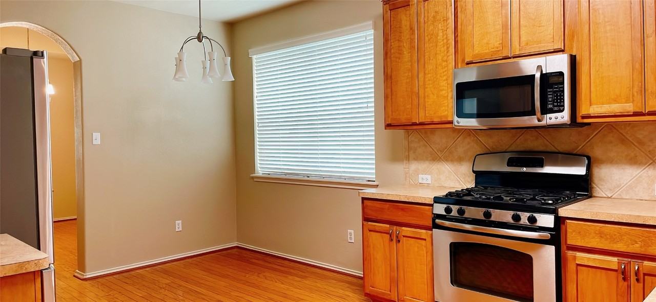 2705 Blackstone Cv #2705 - Photo 3 of 18