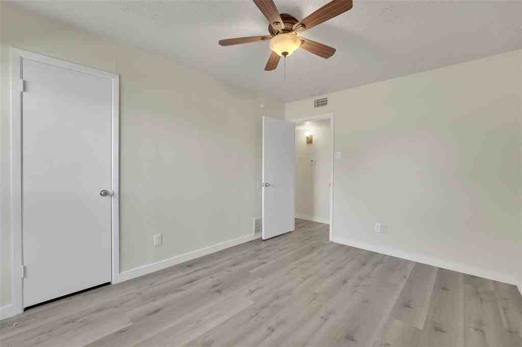 1011 Elk Grove Dr #1011 - Photo 2 of 22