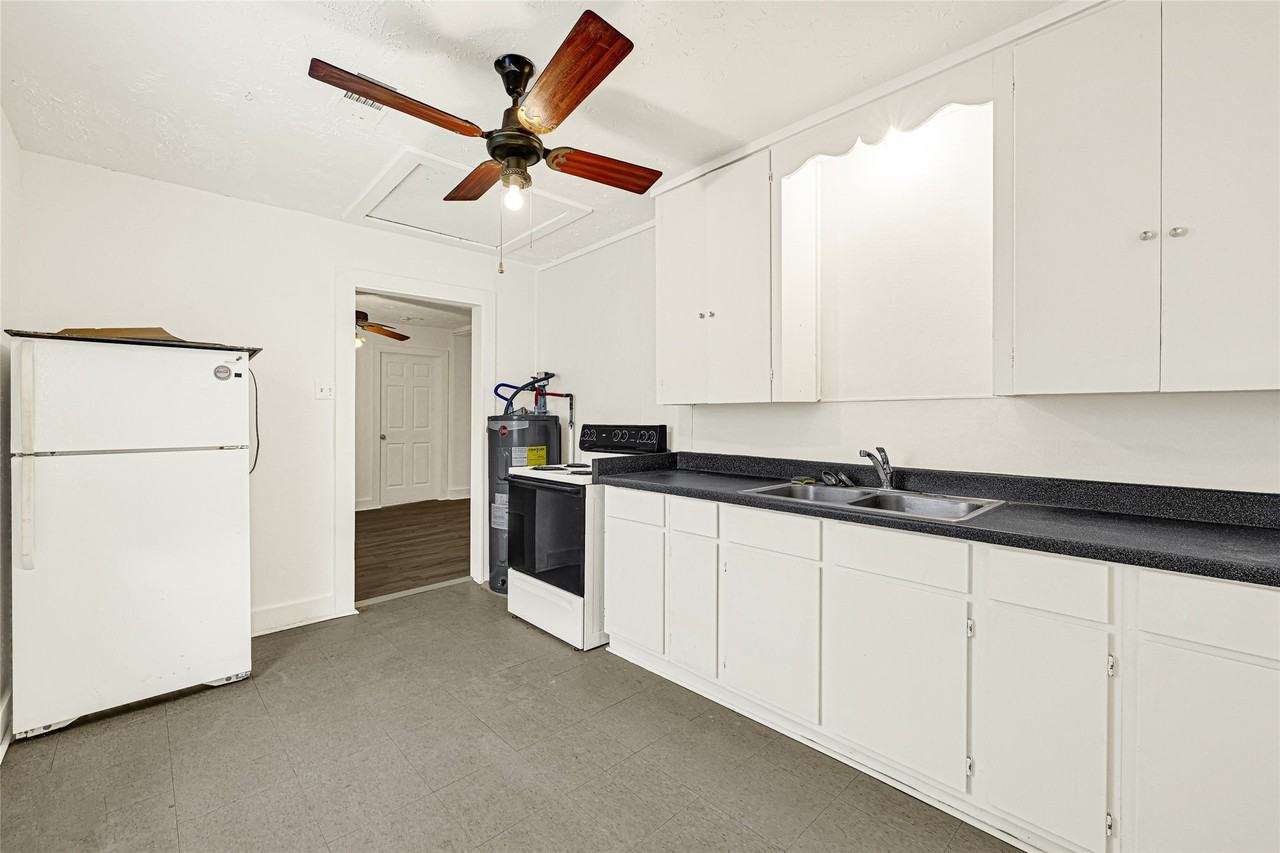 969 Wakefield Dr #969B - Photo 2 of 13