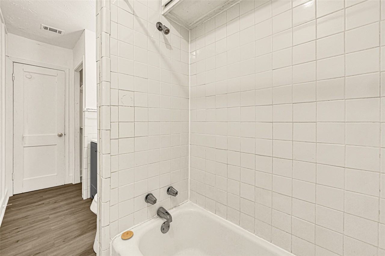 969 Wakefield Dr #969B - Photo 4 of 13